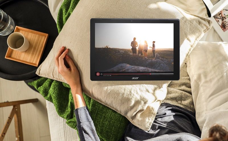 Pourquoi l’Acer Switch 5 est un PC tablette 2 en 1 à la fois pratique et performant | So Busy Girls