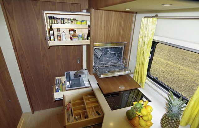 Ce camping-car d'1 500 000€ est sûrement plus luxueux que votre maison | So Busy Girls