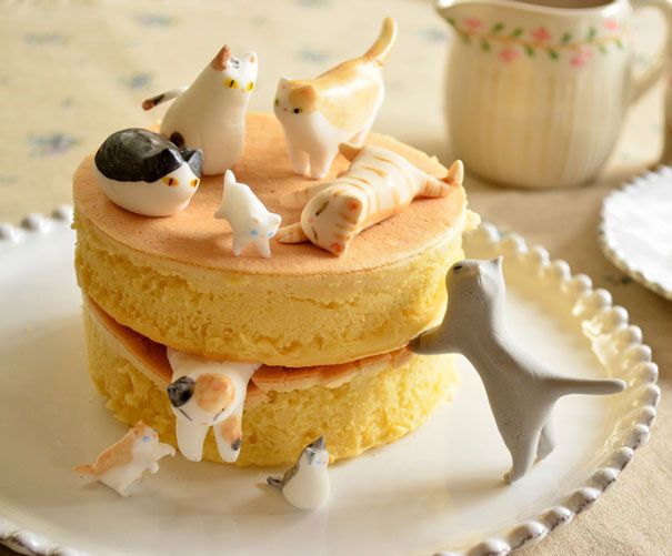 Des chats en pâte à sucre sur un joli gâteau | So Busy Girls