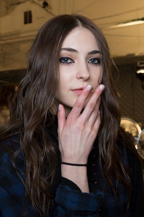 Un vernis nude et rose brillant | So Busy Girls