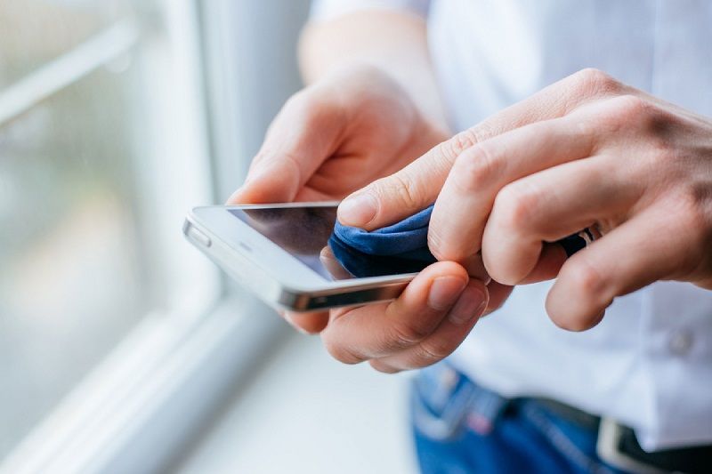 Comment nettoyer son smartphone pendant l'épidémie de coronavirus ? | So Busy Girls