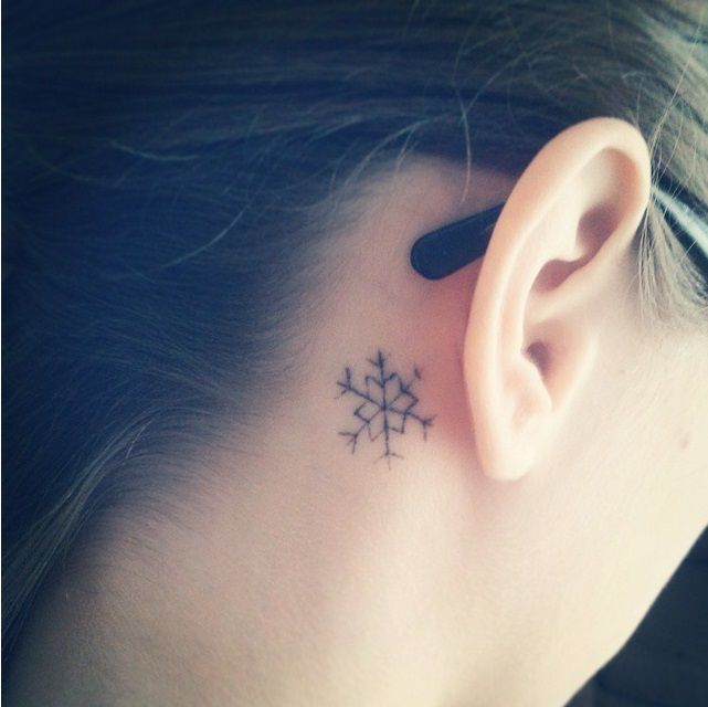 26 idées de tatouages derrière l'oreille | So Busy Girls