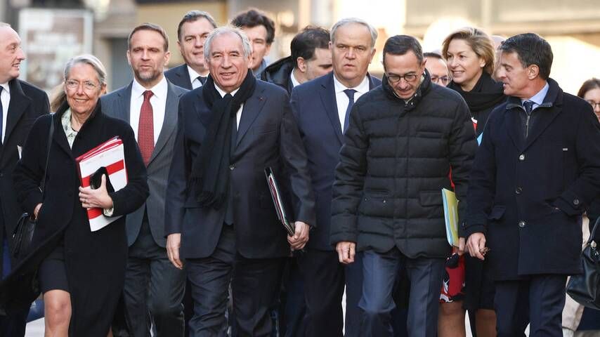 Les Traîtres : cet ex-ministre du gouvernement Macron qui a dit non à l’émission | So Busy Girls