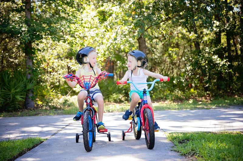 Le sport pratiqué dès l'enfance favorise un bien-être durable, et c'est prouvé ! | So Busy Girls