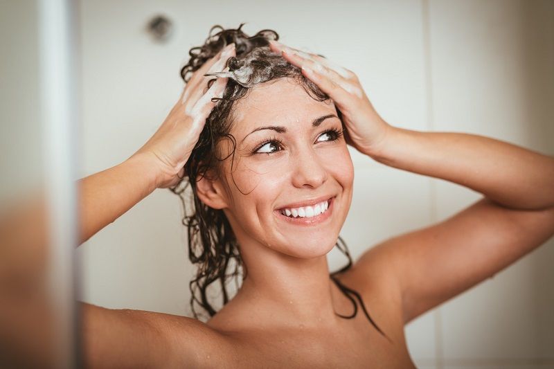 4 bonnes raisons de faire un gommage capillaire et comment préparer son gommage capillaire maison | So Busy Girls