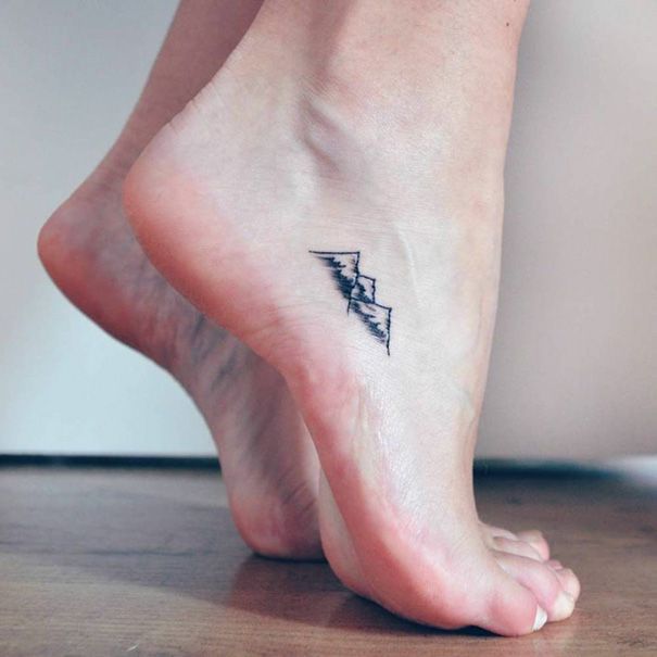 22 petits tatouages sur le pied qui vont vous faire craquer | So Busy Girls