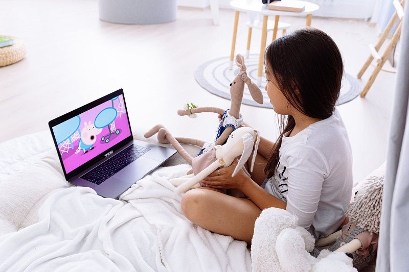 5 choses à dire à son enfant pour le protéger contre les dangers d'internet | So Busy Girls