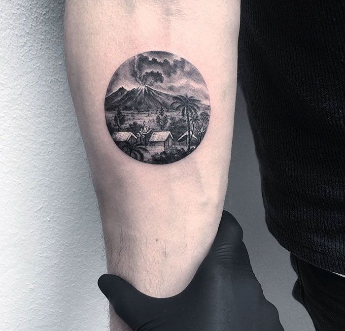 Cette artiste réalise de petits tatouages ronds magnifiques | So Busy Girls