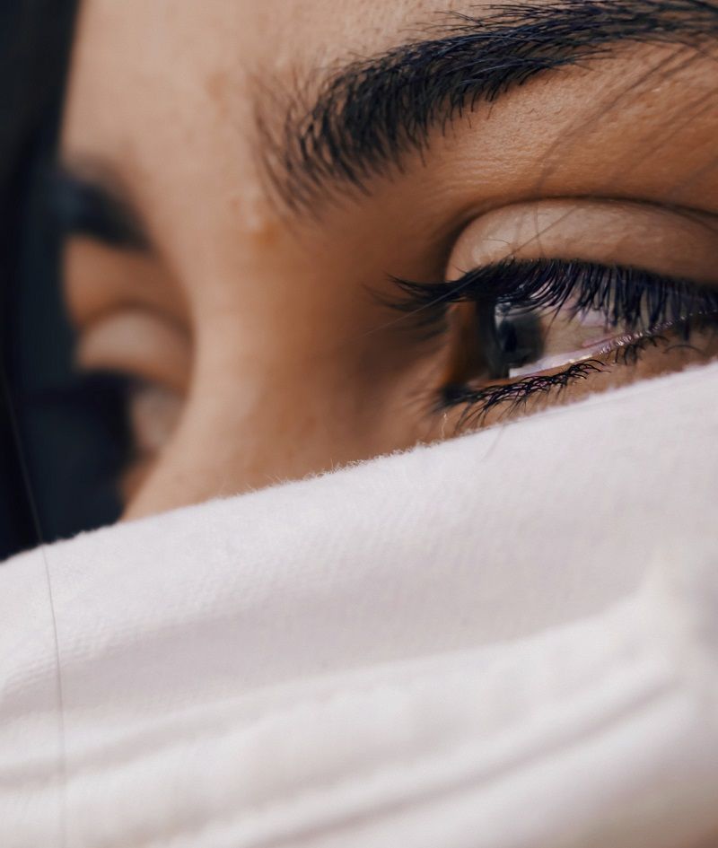 Voilà pourquoi on pleure quand on est en colère : le rôle thérapeutique des larmes expliqué par des psychologues | So Busy Girls