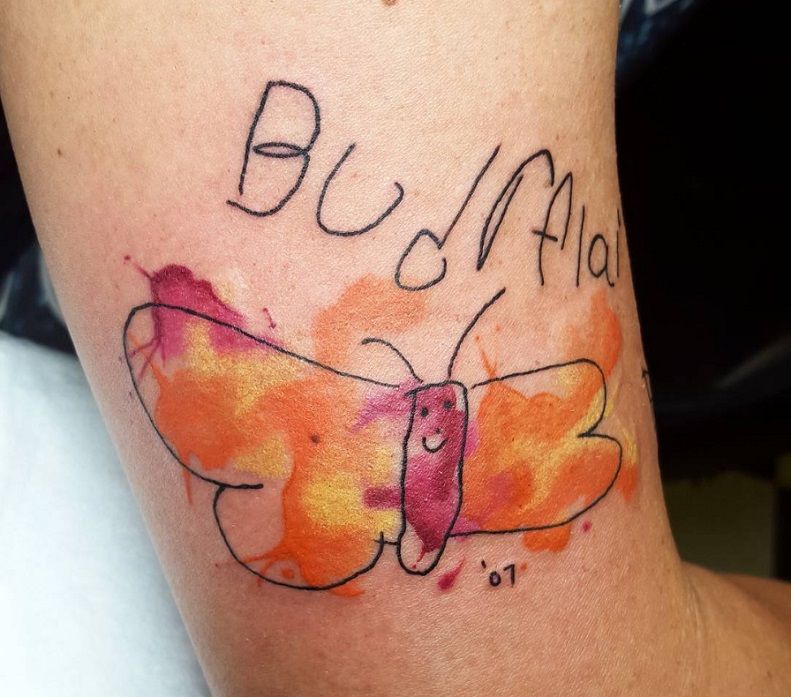 12 parents qui ont tellement adoré le dessin de leur enfant qu'ils se le sont fait tatouer ! | So Busy Girls