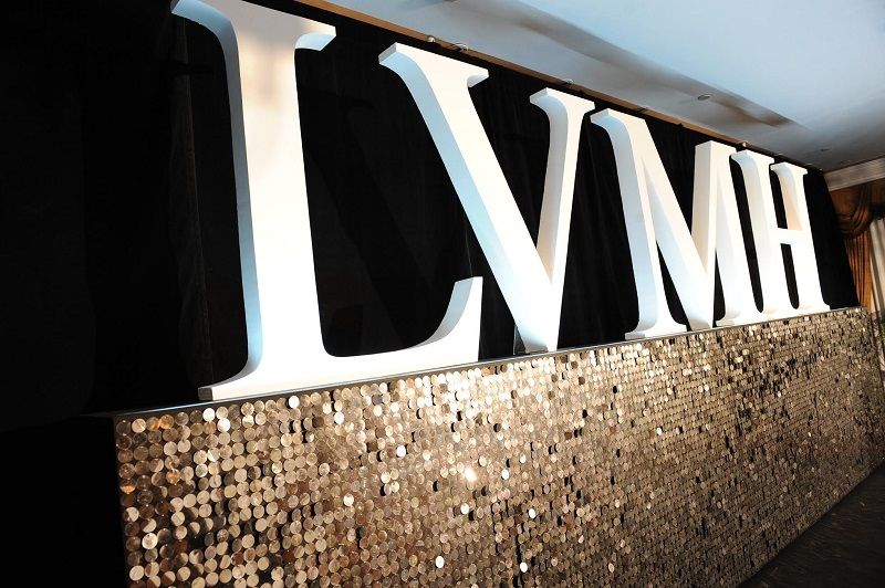 La marque Louis Vuitton fait partie du groupe LVMH | So Busy Girls