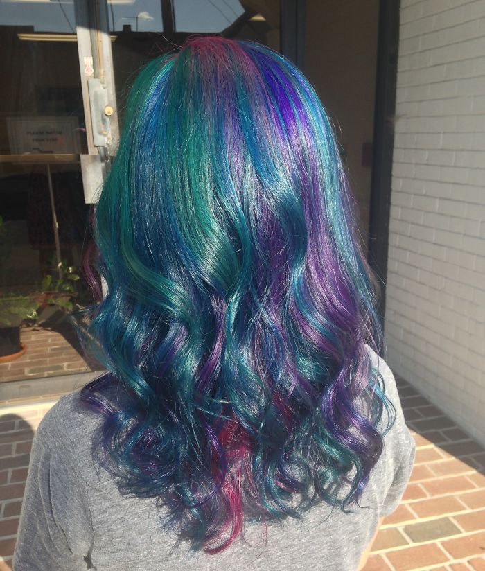 La tendance coiffure Galaxy Hair pour des cheveux aux couleurs de l'espace | So Busy Girls