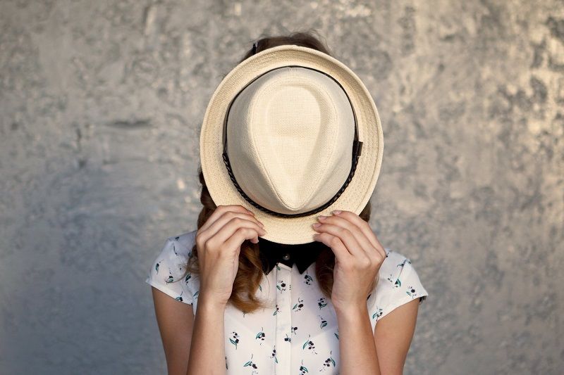 Je suis timide : 6 conseils pour se sentir mieux avec les autres | So Busy Girls