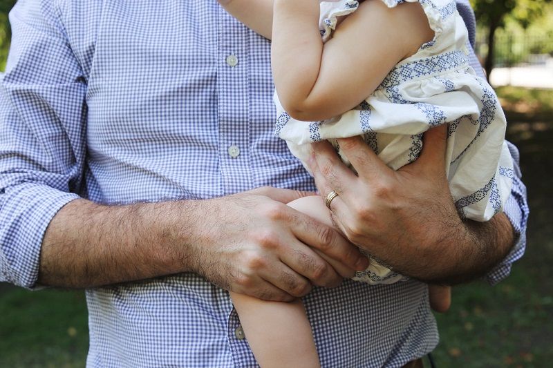 "Être parent, c'est POURRI" ou pourquoi les parents ne pourront pas s'empêcher d'éclater de rire devant cette vidéo | So Busy Girls
