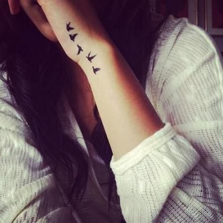 16 idées de tatouages sublimes à se faire sur les mains | So Busy Girls