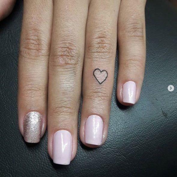 22 petits tatouages coeur tellement mignons que vous allez vouloir les mêmes | So Busy Girls