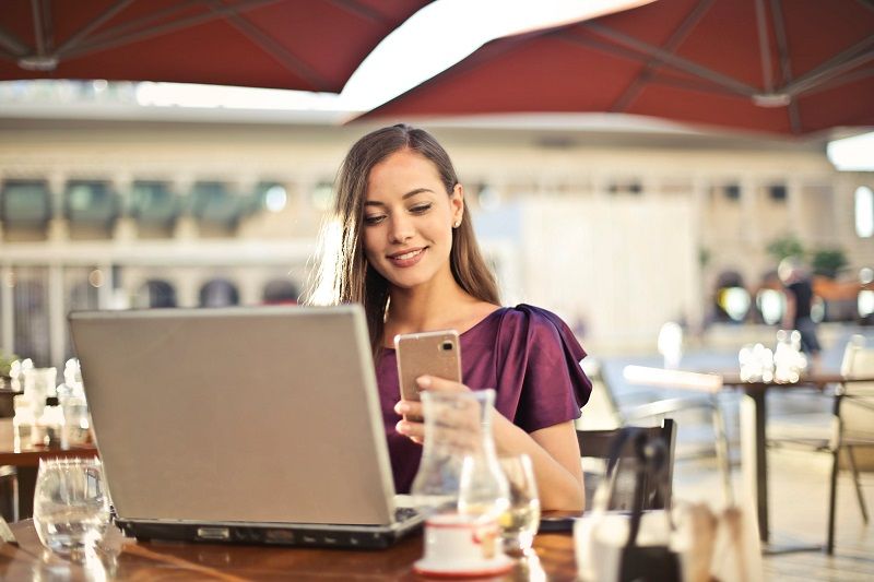 S'envoyer des messages coquins serait néfaste pour son couple | So Busy Girls