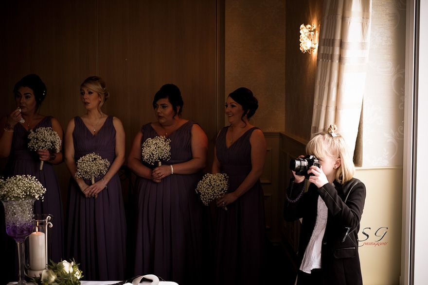La mariée demande à une photographe de 9 ans de s'occuper du shooting de son mariage | So Busy Girls