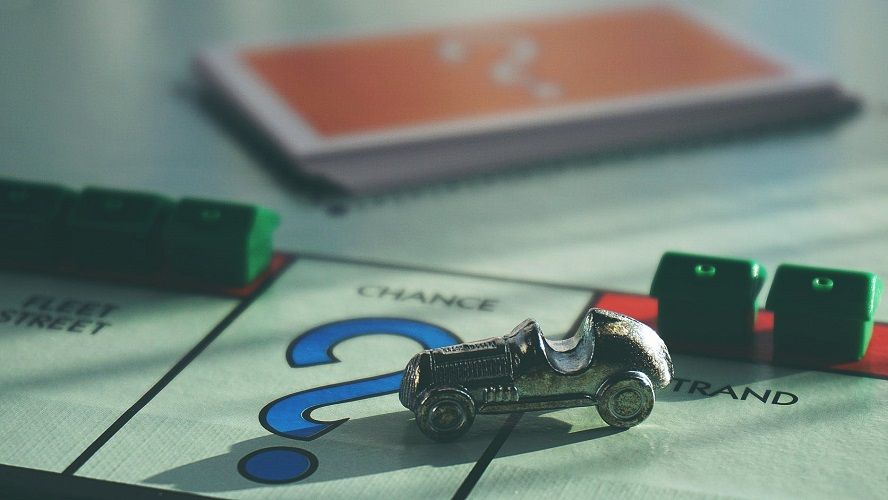 5 jeux de société amusants pour occuper ses enfants et passer un bon moment | So Busy Girls