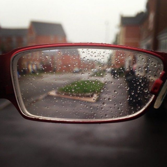 12 situations que seules les personnes qui portent des lunettes peuvent comprendre | So Busy Girls