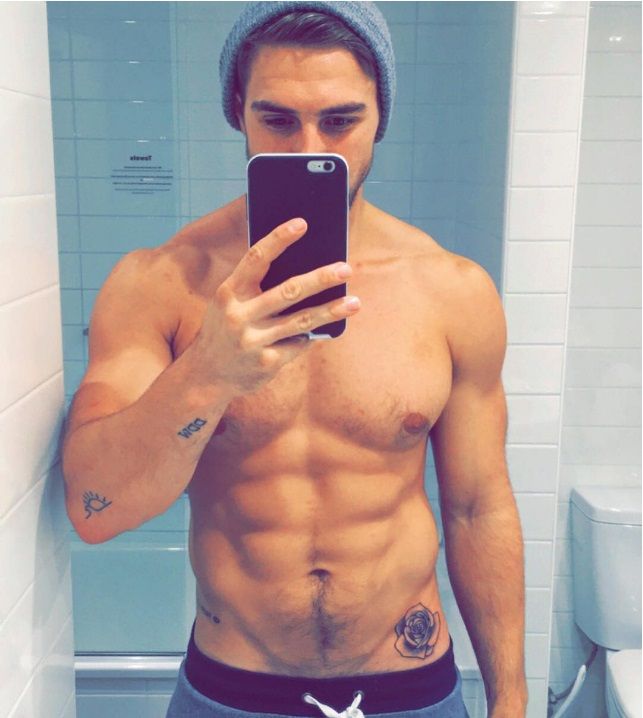 Les 21 selfies masculins les plus sexy de l'année vont vous donner très chaud | So Busy Girls