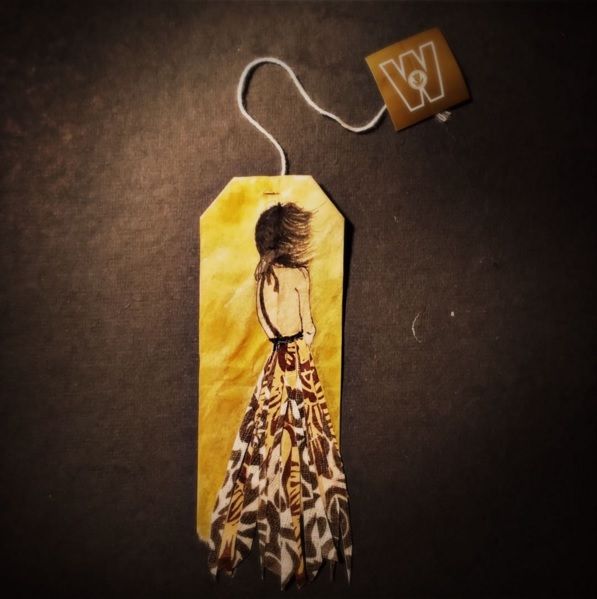 Elle dessine sur des sachets de thé usagés et le résultat est magnifique | So Busy Girls