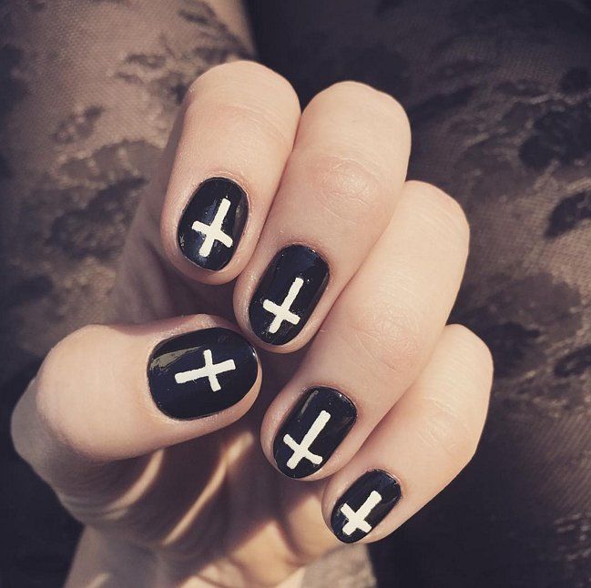 Des croix sur les ongles | So Busy Girls