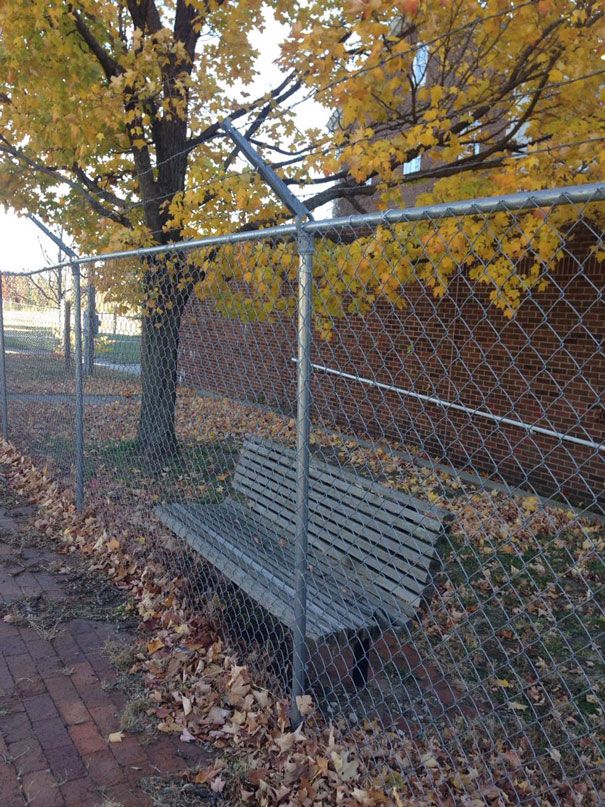 Le banc totalement inutilisable | So Busy Girls