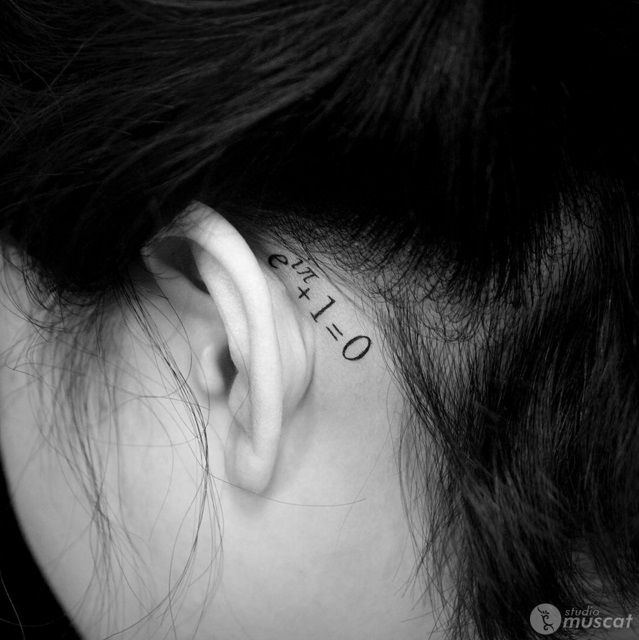 26 idées de tatouages derrière l'oreille | So Busy Girls