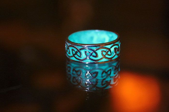 Ces bijoux qui brillent dans le noir vous donneront l'impression d'être magique | So Busy Girls