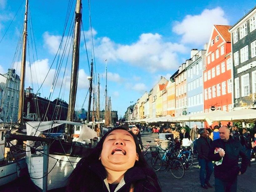 Elle fait le buzz sur Instagram avec ses photos de voyage et surtout sa pose trop drôle | So Busy Girls
