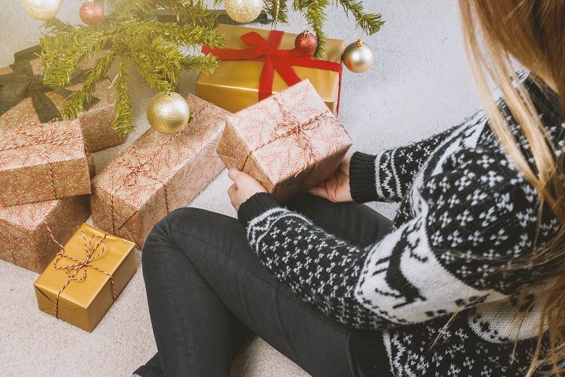 Voici les signes astrologiques qui font les meilleurs cadeaux de Noël (et de loin) | So Busy Girls