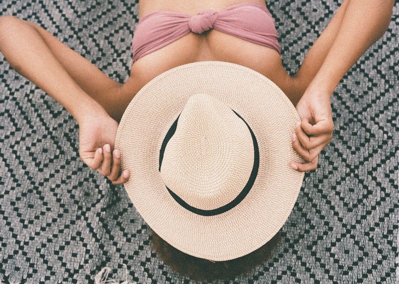 Cet autocollant de détection UV permet de savoir quand remettre de la crème solaire et cartonne depuis sa sortie | So Busy Girls