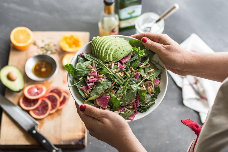 3 façons simples de bien manger tout en faisant des économies | So Busy Girls