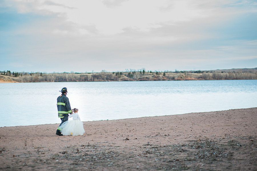 Ce shooting photo d'un papa pompier et de sa petite fille de 3 ans est adorable | So Busy Girls