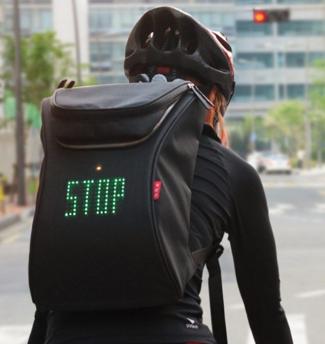 Le sac à dos pour cyclistes muni d’un affichage de sécurité | So Busy Girls
