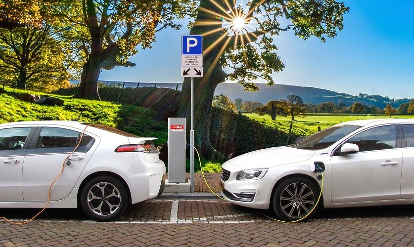 Opter pour une voiture hybride : avantage ou inconvénient ? | So Busy Girls