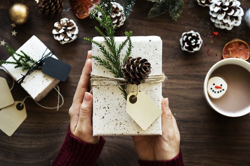 5 erreurs que vous faites en empaquetant un cadeau (et comment y remédier) | So Busy Girls