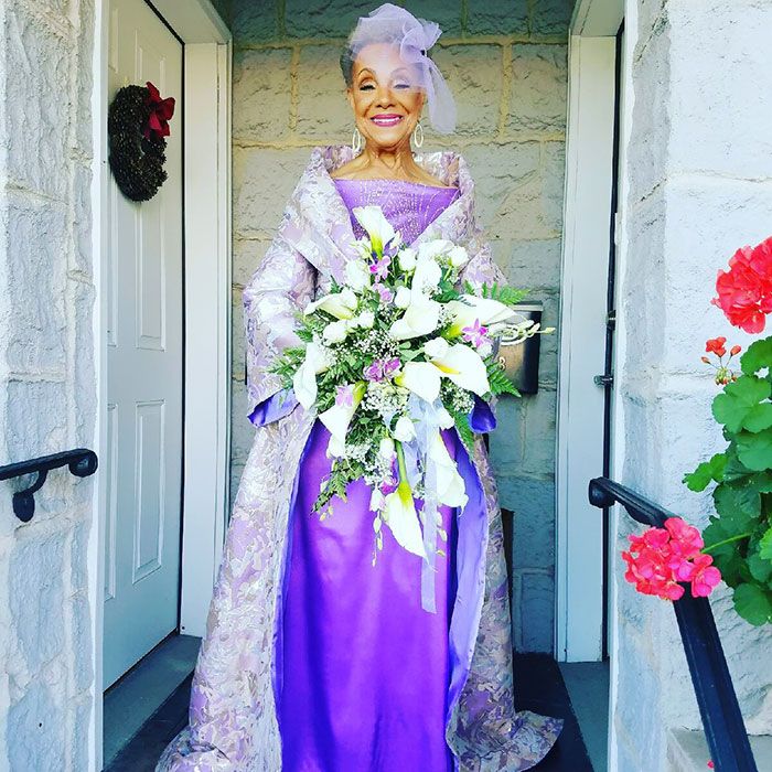 Cette grand-mère de 86 ans s'est mariée dans une magnifique robe qu'elle a créée elle-même | So Busy Girls