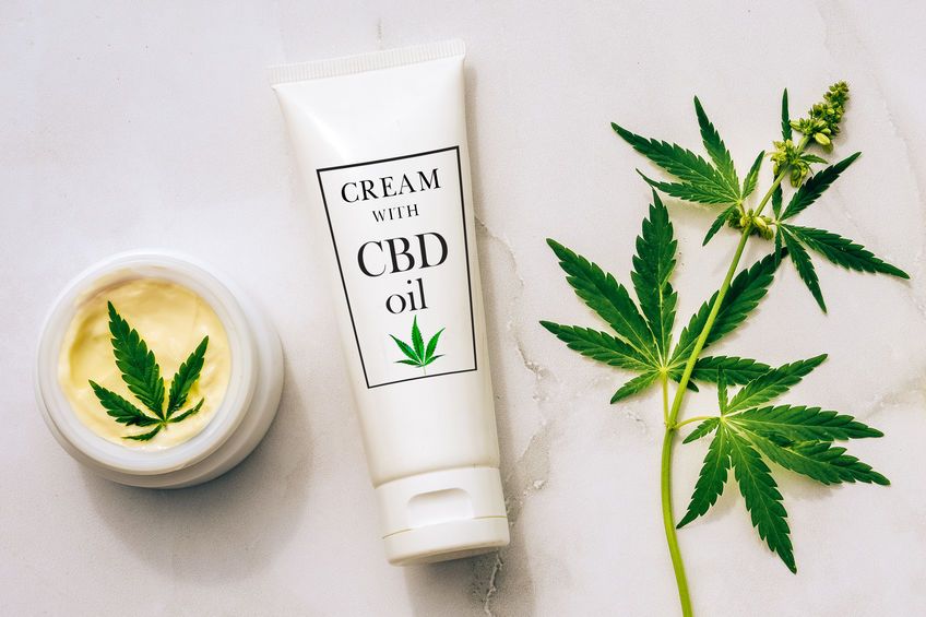 Huiles et crèmes au CBD : comment les intégrer à sa routine beauté ? | So Busy Girls