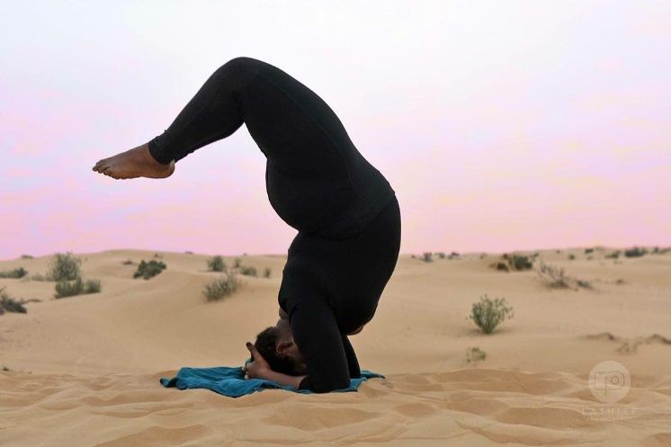 Cette prof de yoga montre que notre poids n'est vraiment qu'un nombre | So Busy Girls