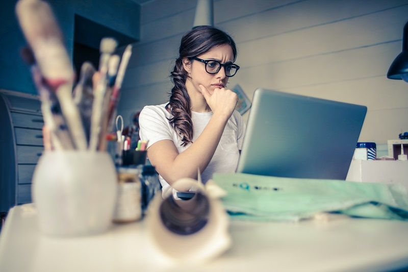 Trop réfléchir nous épuise : pourquoi vous avez besoin de faire une vraie pause le week-end | So Busy Girls