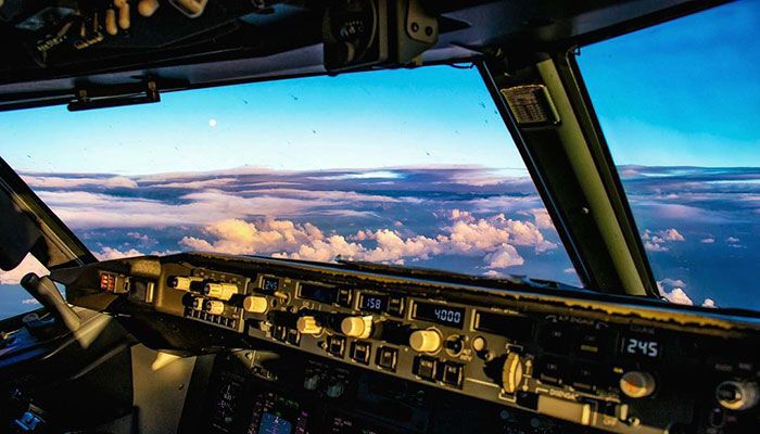 Les selfies incroyables de cette pilote de ligne suédoise affolent le web | So Busy Girls