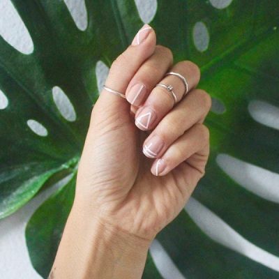 Les rayures pour un nail art graphique et minimaliste | So Busy Girls