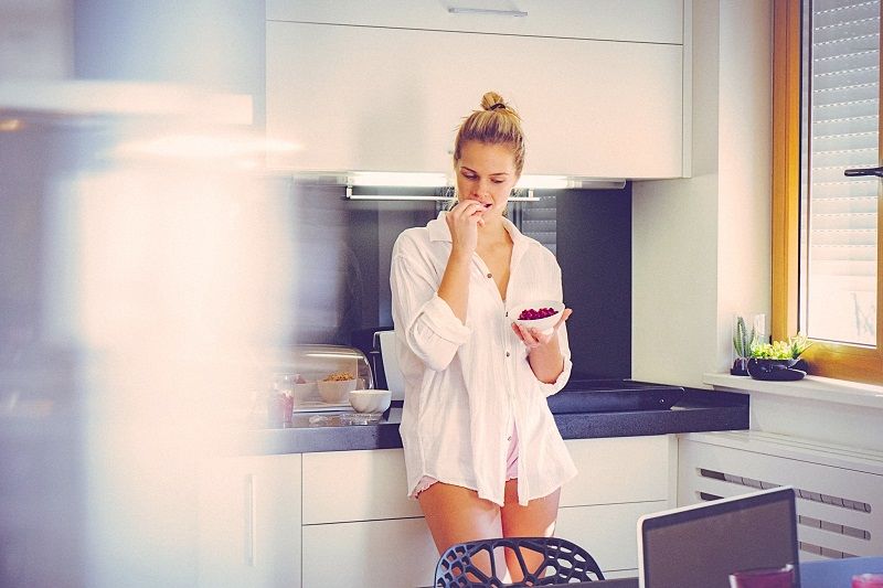 Manger l'un de ces 3 aliments permet de s'endormir plus vite | So Busy Girls