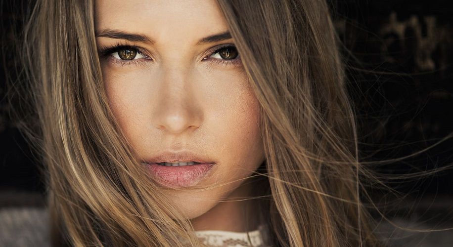 Si vous n'avez pas le moral et que vous avez les yeux marrons, voilà peut-être la raison de ce coup de blues | So Busy Girls