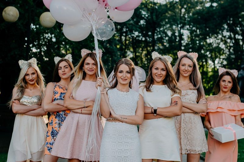 3 idées de vêtements personnalisés pour votre EVJF | So Busy Girls