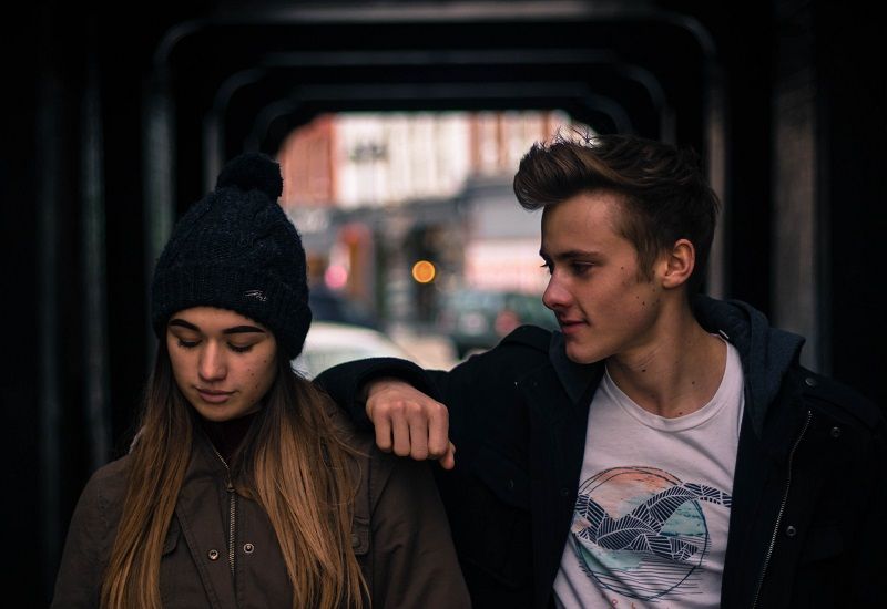 Pourquoi ignorer son partenaire peut améliorer la relation de couple et la rendre encore plus durable | So Busy Girls