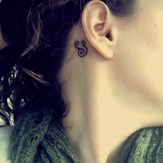 26 idées de tatouages derrière l'oreille | So Busy Girls