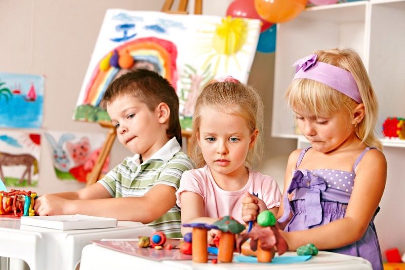 Le faire rentrer à l'école maternelle en avance : les 5 signes qui vous diront si votre enfant est prêt | So Busy Girls